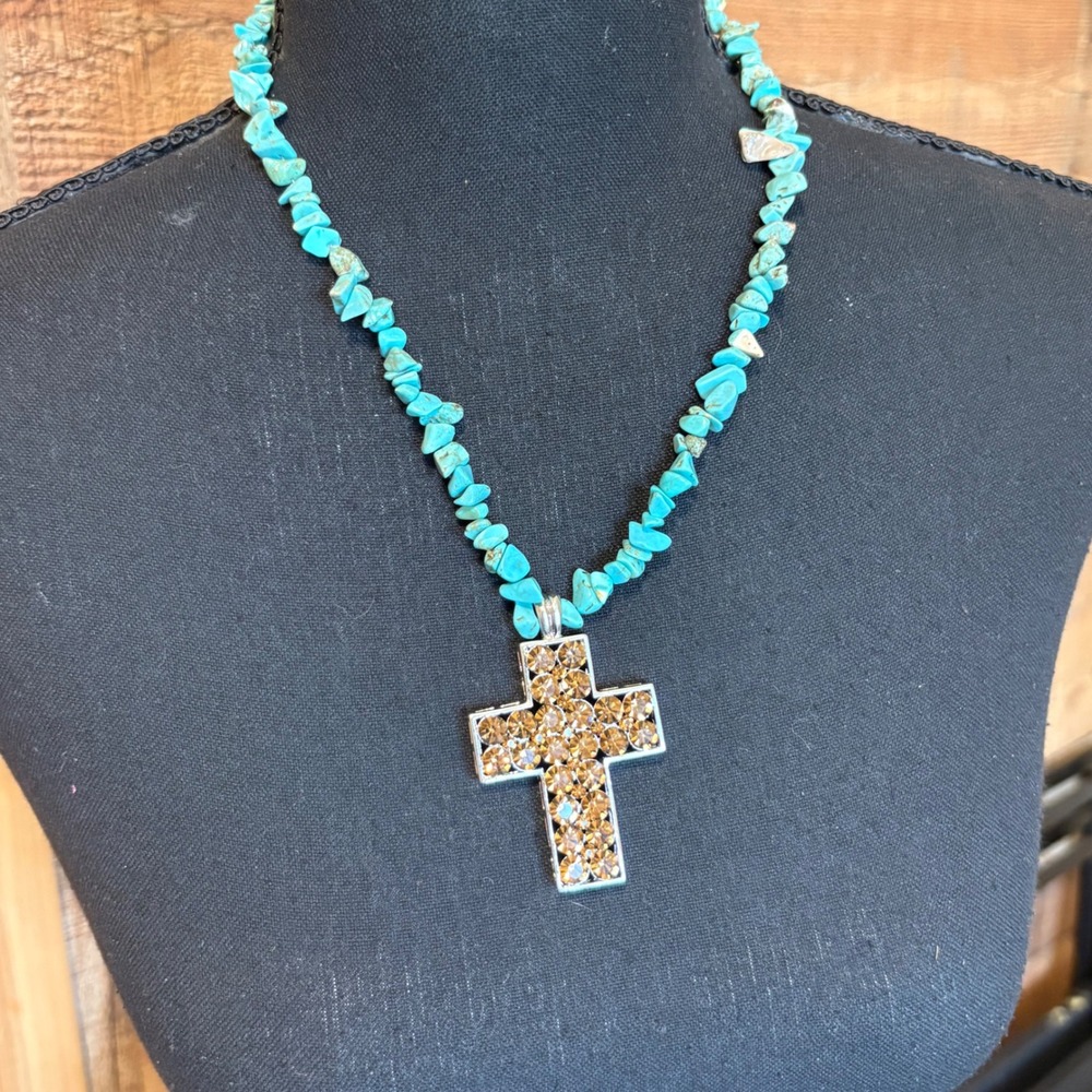 Turquoise Stone Chip Necklace‎ Silver Tone Cross Rhinestones
